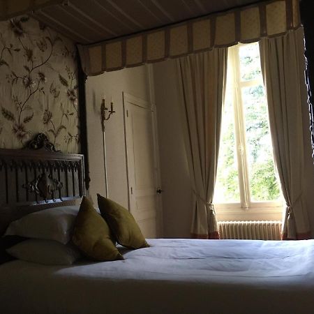 Chambres D'Hotes Montbron Luchapt Kültér fotó