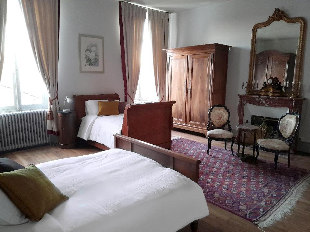 Chambres D'Hotes Montbron Luchapt Kültér fotó